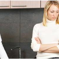 Вчора я відпросилася з роботи раніше – у нас з чоловіком була перша річниця весілля. Я вирішила зробити йому сюрприз: купила подарунок, а також придбала продукти для романтичної вечері.