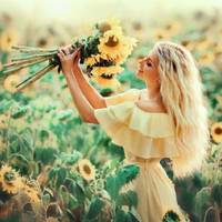 – “Нічого ця «селючка» не може: дитина постійно голодна, у сина сорочки не прасовані. Ось, ходжу допомагаю: і приготую, і виперу, і приберу. А вона все морду свою сільську від мене верне” – скаржилася