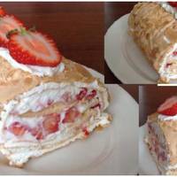 Меренговий рулет. Дуже хотіла навчитися його готувати, нарешті знайшла рецепт. Виходить і дуже смачно, і дуже красиво