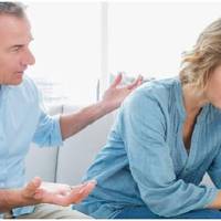 Розлучившись зі мною, Богдан тут же одружився з Іриною і привів молоду дружину в нову квартиру. А навесні дочка купила невелику дачу.