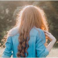 Василю завжди було нудно в гостях, через це вони не ходили нікуди, не їздили у відпустку, проводили її у Маріїної мами в селі. Вона, звичайно, була рада тому, що чоловік так добре ладнав з тещею, але