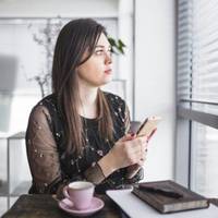 Випадково знайшла дарчу на квартиру, от тоді я дізналась і про коханку, і про дитину, і про те, що він стомився «горбатитися на мене і моїх дармоїдів»