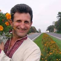 Респект!! Нехай його Знає Вся Україна!!! Лучанин посіяв 700 кілометрів чорнобривців і соняшників уздовж доріг…