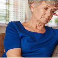 Ми вирішили влаштувати сватання, щоб зустрітися з батьками нареченої і обговорити подальші дії. Прийшли ми в призначений час в гості, взяли з собою тортик. Нас теж цілком пристойно зустріли – з гарно