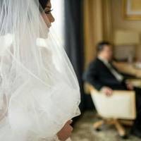 Кирило одружився в 24 роки. Його майбутня дружина Лариса була на 3-му місяці, коли її батьки приїхали до батьків Кирила «свататися»! Так-так, саме так, а не навпаки!