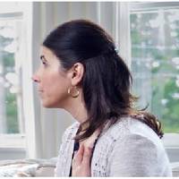 Замість того, щоб офіційно оформити зі мною стосунки, Олексій повідомив мені, що у нього є інша. Я на той момент чекала дитину. Олексій пішов до жінки з трьома дітьми, залишивши мені свою квартиру