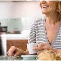 Вчора до нас в гості приїхала сестра чоловіка і привезла з собою торт «Наполеон», який купила в найближчому супермаркеті. Я, не відаючи про їх плани, з нагоди їхнього приїзду вирішила теж спекти цей