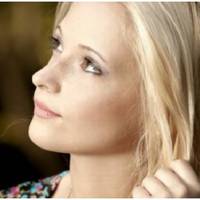 Робити весілля за свої гроші Вікторія не хотіла, адже після одруження Іван йшов жити до неї в її новеньку квартиру з ремонтом. Відсвяткували скромно, в сімейному колі.