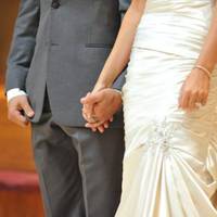 Життя як життя: робота, будинок, відпочинок за кордоном 2 рази в рік, квартира, машина, дача батьків. В один день вся ця благополучна картина впала.