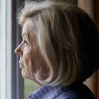 У мене є рідна сестра. Обидві ми вже на пенсії, у обох є діти і внуки. А ще у нас є старенька мама, на даний момент їй 91 рік. В силу свого віку мама потребує постійного догляду.