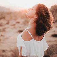 Мені 35 років. З чоловіком ми прожили 8 років. Спочатку ми обоє хотіли зіграти весілля, але грошей на нього не було.