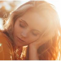 Чоловік знайшов переписку з моїм колишнім чоловіком у мене в телефоні. Мені він відразу нічого не сказав, я навіть і не знала, просто тихенько зателефонував своїй мамі і сестрі, щоб вони приїхали і