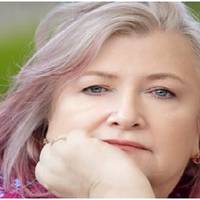 Коли Марії виповнилося 48, вона зрозуміла: її поїзд жіночого щастя пішов, бо з чоловіком вони вже давно жили, як чужі люди. Але якось сусідка Галина подарувала їй на день народження путівку, яку прид