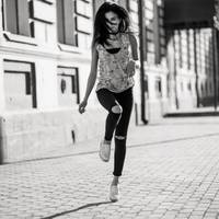 – Свєт, покажи хоч кавалера-то, – попросила я. – На дивись, тільки слиною не вдавилася, – з гордістю сказала вона, і простягнула мені свій телефон. На мене з екрану телефону дивився мій коханий