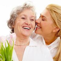 У мене є подруга, Леська. А у Леськи чоловік – Костик. А у Костика є мама, тобто Леськина свекруха. І от якось Леська з Костиком приїхали в гості на дачу, а мама там сидить з сусідом