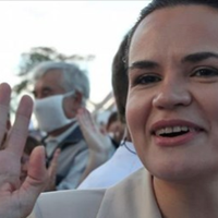 Тихановська визнала результати виборів та закликала білорусів припинити протестувати. А чи не запізно, 1 загиблий, сотні поранених та більш як 3,5 тисяч людей у СІЗО