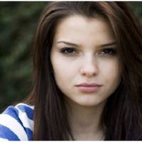 Якось Павло, мій чоловік, прийшов з роботи втомлений. Я весь день займалася дітьми, прибирала, готувала, напекла котлет і чекала, коли він повернеться.