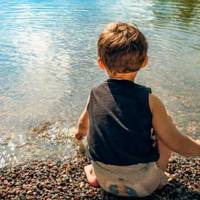 Коли у нас з Михайлом не було діток, ми вирішили взяти чужого хлопчика в дім. Так ми втрьох прожили рік. А потім я відчула щось недобре. Зараз мені важко повірити, що ця дитина так все змінила в моєму