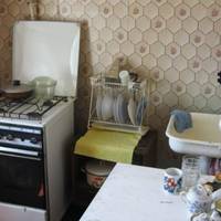 За 7 років життя разом, чоловік не купив в нашу квартиру нічого дорожчого за чайник. Навіть поличку полагодити не хоче, мені простіше викликати майстра і заплатити йому гроші, ніж просити щось у Ана