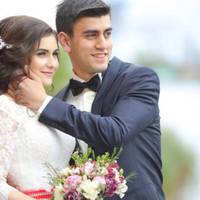 У сестри “завівся” наречений, до нудоти правильний. Подумки я махала Миколці рукою і готувала носові хустинки для мами і сестри.