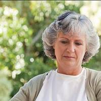 Невістка з сином ще минулого року поїхали працювати за кордон. Так і залишилися там. Я сиджу з онуком, живемо на мою пенсію. Син інколи пересилає нам гроші, але дуже мало.