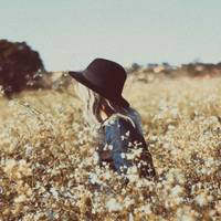 Ми з Дмитром поїхали на день народження до своїх друзів. Свято проходило дуже добре, ми веселилися, танцювали, смажили шашлик, все було чудово.