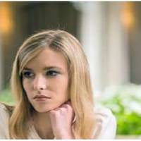 Увечері я сиділа за комп’ютером, і на пошту чоловіка прийшов лист. Я відкрила його і прочитала. Писала дівчинка Марічка дванадцяти років. Вона називає себе дочкою мого чоловіка.