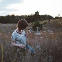 Дзвонить мені вчора моя сестра і просить позичити трохи грошей. Каже, вдома вже нічого їсти немає, а потрібно хоча б суміш молочну дитині купити меншій і їжу старшій.