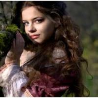 Наталя жодним словом не обмовилась про те, що давно знайома з батьком Олексія. Всю ніч не спала, бо в душі були дуже змішані почуття. З одного боку, вона хотіла щастя для своєї доньки, а з іншого не