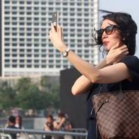 На порозі стояла Наталя з малюком на руках. – Що, коханий, не чекав? Хороший я вам подарунок зробила так? – сказала вона простягаючи дитину. – Ось тримай. Син у тебе. Матвій