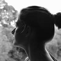 Мар’яна з Володимиром отримали у спадок трикімнатну мамину квартиру у поганому районі і без ремонту. Володимир – чоловік багатий, має дві великі квартирі в столиці і чудовий будинок.