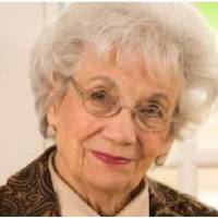 У моєї подруги, яка працювала разом зі мною в Італії, стався прикрий випадок. Вона купила синові квартиру, а вони з дружиною її продали, і купили будинок.