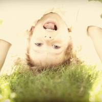 Старий професор волав не жаліючи голосу. Здавалось, ще трошки і йому самому потрібна буде допомога. Галя стояла мов соляний стовп. Свідомість не хотіла сприймати того, що вона зараз почула.