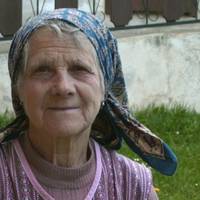 – Олено, у твоєї мами навіть пральної машинки немає. Двадцять перше століття на дворі! У людей на дачах, в орендованих квартирах, в селах далеких і то вже машинки стоять.