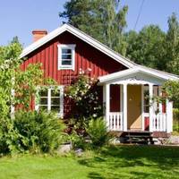 – Ми здали свою квартиру – на відпустку гроші збираємо, тому будемо жити тут. Можете розвертатися і їхати додому, ми вас не запрошували – заявила мені братова не пустивши навіть на поріг маминого буди