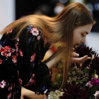 «Подруго моя дорога, я знаю, що мені вже залишилося не довго. Прошу тебе про одне, щоб не залишила моїх дітей і чоловіка. Він звичайно ж вирішить одружитися, молодий ще, якщо зможеш, то будь йому друж