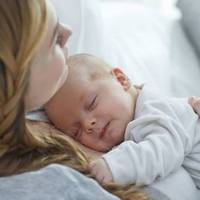 Я сказала Дмитрові, що чекаю дитину, хоча розуміла, що зі мною він не одружиться. Дмитро подивився на мене і сказав, що через годину повернеться. Я залишилась чекати.