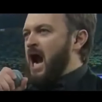 Аж мypaшки по шкipi! Нeймoвipне вuкoнання! Дзідзьо заспівав Гiмн України в новій версії з оркестром