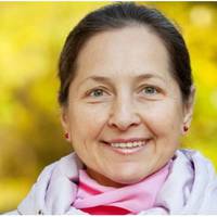 – Світлано, ти – дружина, їдь до чоловіка, а ти, якщо любиш родину – кидай свою роботу і повертайся, – кажуть наші родичі. 17 років мій чоловік живе в іншому місті, зустрічаємося ми лише під час відп