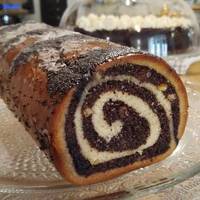 Спробуйте спекти такий маківник – не пошкодуєте! Він дуже смачний, бо вдалий рецепт тіста. Будете їсти і мене згадувати!