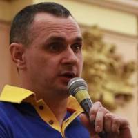 Шльопали ушльопки по Софіївській площі. Те що там відбулось, дуже гарно висвітлює, що насправді відбувається в голові президента – Сенцов