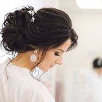 Кілька років тому на моїй роботі проходив шикарний корпоратив в найдорожчому ресторані міста. Я хоч була заміжньою жінкою, але пішла сама. Всі колеги виглядали чудово – в красивих нарядах, з гарними