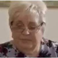 Ввечері я повернувся з роботи і побачив на столі вечерю – тещині пиріжки і якийсь овочевий салат без солі. Я витягнув телефон і замовив собі нормальної їжі з ресторану – стейк, салат, і навіть піцу.