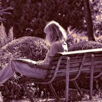 Маючи маленьке дитя Тоня дізналася, що чоловік їй зраджує, та прекрасна фея живе на сусідній вулиці. Та подруга сказала, щоб вона не спішила розлучатися, піти з однією сумочкою за спиною – красиво, а