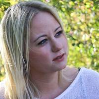 Якось перед Новим роком потрібно було мені банки з горошком відкривати для салату, полізла – немає моєї відкривачки. Вона була така зручна, мені колись її одна знайома на роботі подарувала.