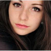 Днями до мене прийшла моя сестра, яка вдало вийшла заміж. Коли вона побачила, як я живу, була ошелешена. Зоряна почала мені говорити, що якщо моєму чоловікові не вистачає однієї зарплати, то нехай вла