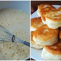 Ніжні сирні оладки на кефірі по бабусиному рецепту! Їх з’їдають ще гарячими!