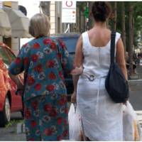 – А Ви, Ірино, не ображайтеся. Вашим синам варто було б взяти приклад з Олениних дочок. Хлопцям вже по 40 років, а вони ще толком і ніде не працювали. Та ще й невісток вам таких самих привели.