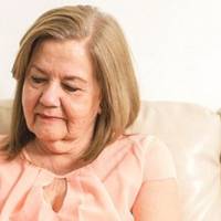 За кілька днів до реєстрації шлюбу Галина поїхала в гості до дочки, яка жила у свекрухи, спеціально раніше, щоб познайомитися зі свахою. Приїхала Галя не з порожніми руками.