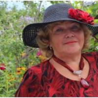 Новину про одруження сина Стефанія зустріла дуже недружньо. Поїхали свататися в село до Тетяни. Стефанія вела себе надто зверхньо, і це незважаючи на те, що батьки прийняли сватів з відкритою душею.